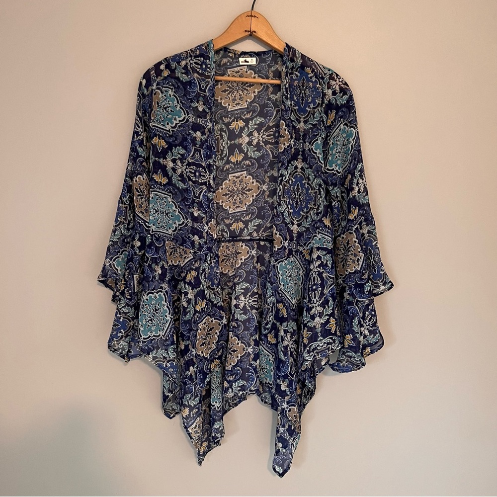 Hollister Bell Sleeve Kimono